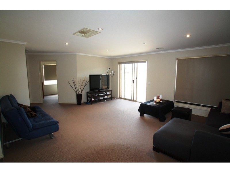 26 Cooba Drive, Epsom VIC 3551