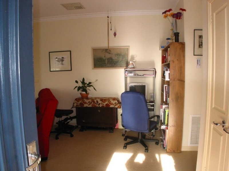 9 Derby Grove, Flora Hill VIC 3550