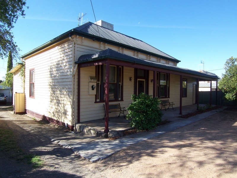 18 Taylor Street, California Gully VIC 3556