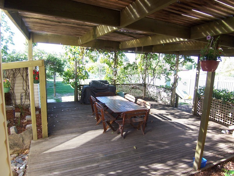 18 Taylor Street, California Gully VIC 3556