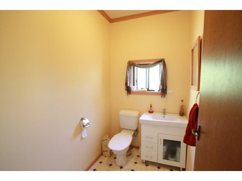 18 Taylor Street, California Gully VIC 3556