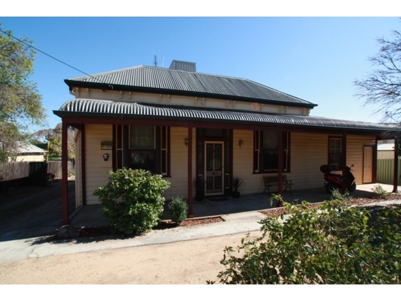 18 Taylor Street, California Gully VIC 3556