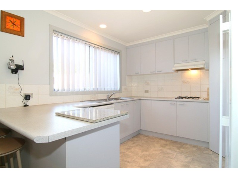 6 Pauline Crt, Kangaroo Flat VIC 3555