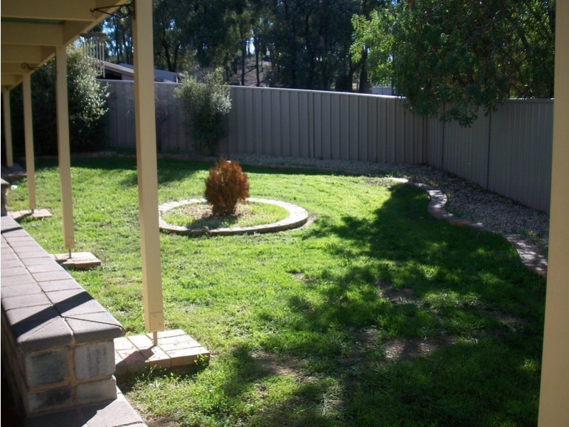 6 Pauline Crt, Kangaroo Flat VIC 3555