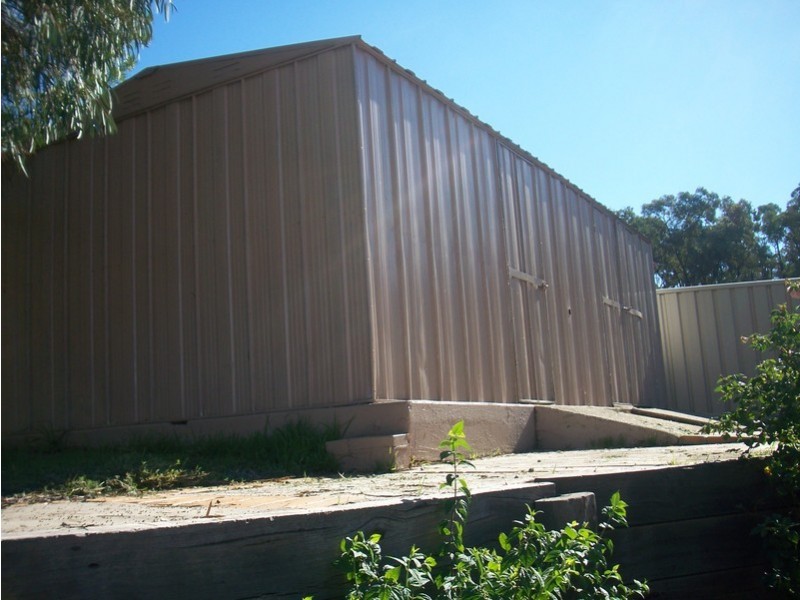 6 Pauline Crt, Kangaroo Flat VIC 3555