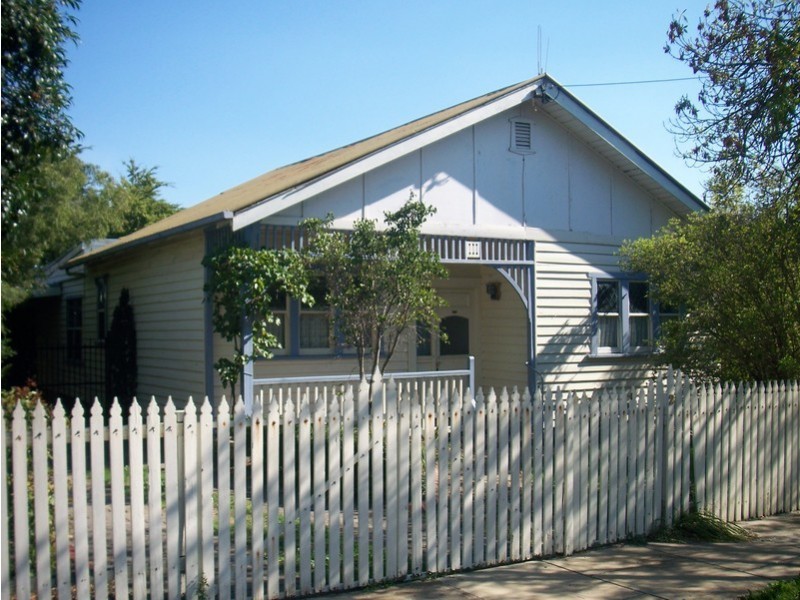 2 Clarke Street, Kennington VIC 3550