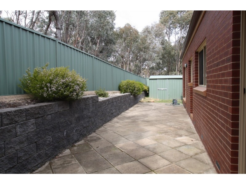 2/9 Derby Grove, Flora Hill VIC 3550