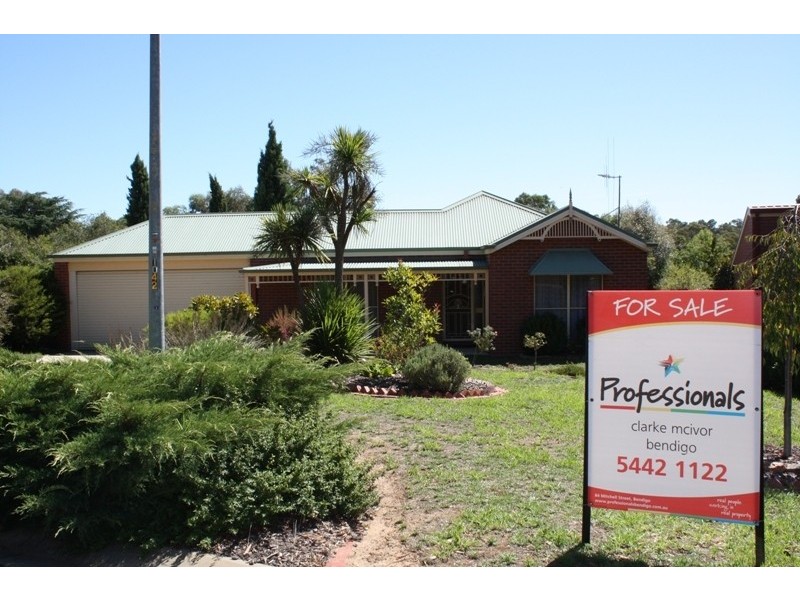 8 Sherman Crescent, Spring Gully VIC 3550