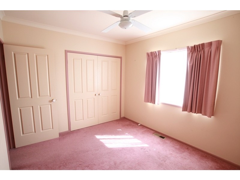 8 Sherman Crescent, Spring Gully VIC 3550