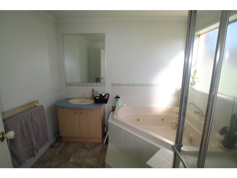 24 Abbey Close, Eaglehawk VIC 3556