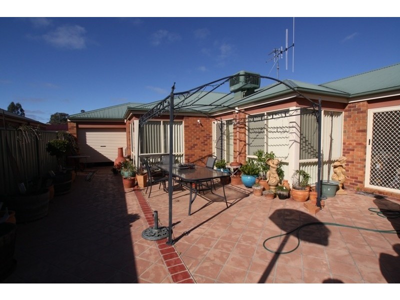 24 Abbey Close, Eaglehawk VIC 3556