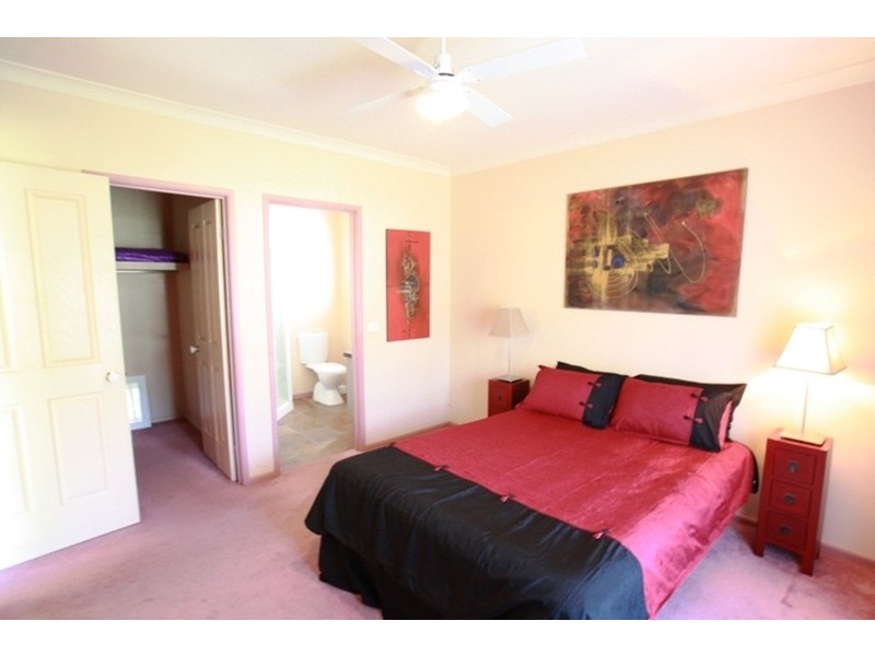 8 Sherman Crescent, Spring Gully VIC 3550