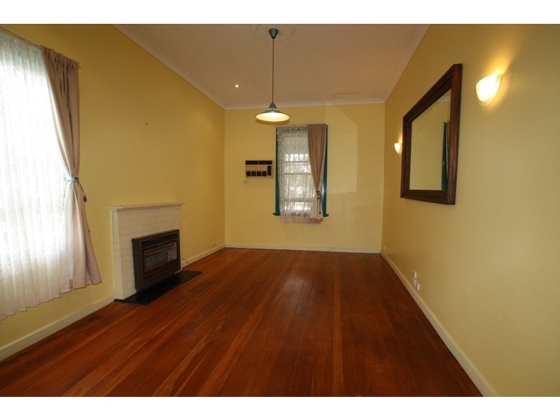 8 Smalley Street, California Gully VIC 3556