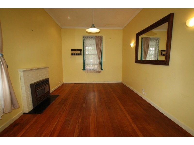 8 Smalley Street, California Gully VIC 3556