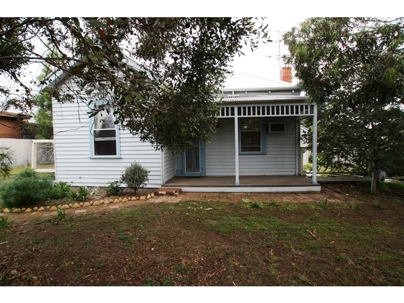 8 Smalley Street, California Gully VIC 3556