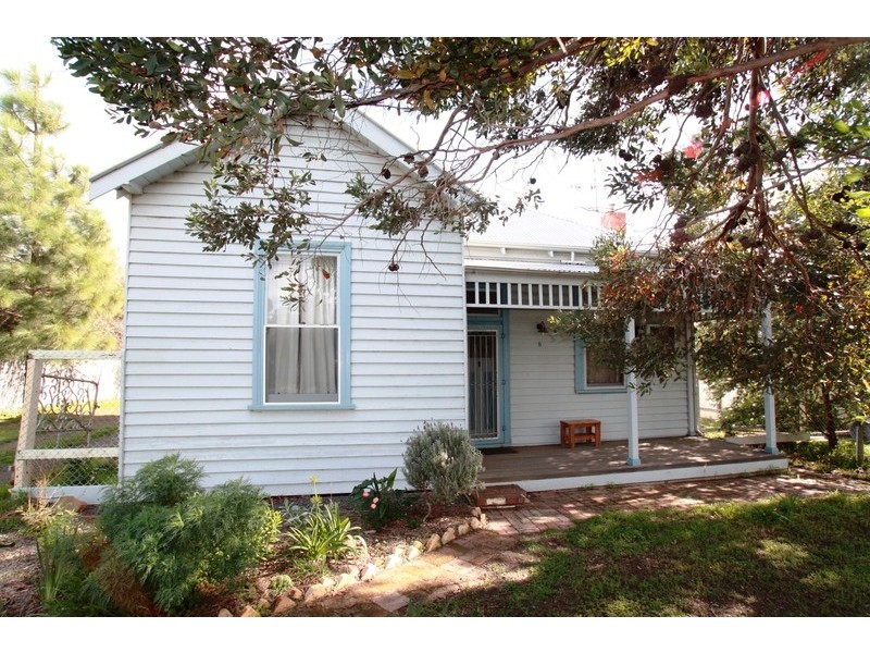 8 Smalley Street, California Gully VIC 3556
