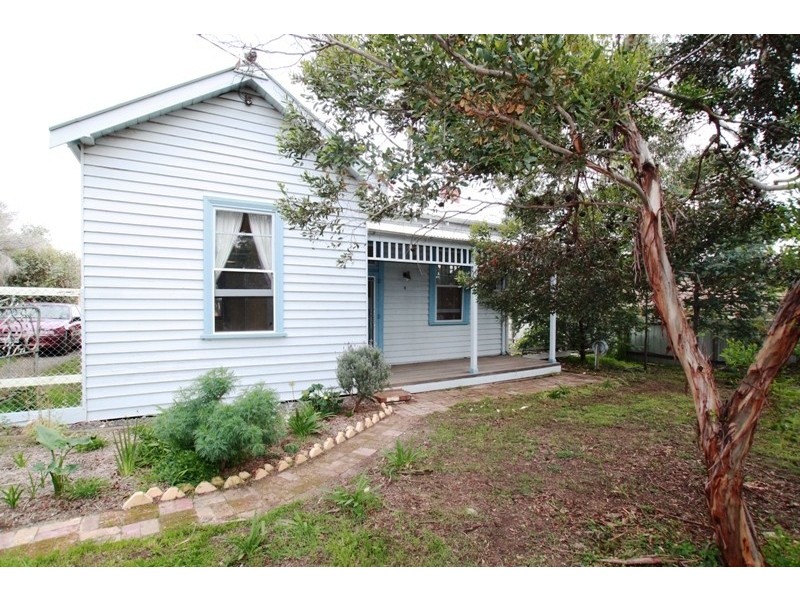 8 Smalley Street, California Gully VIC 3556