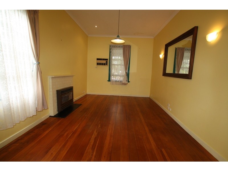 8 Smalley Street, California Gully VIC 3556