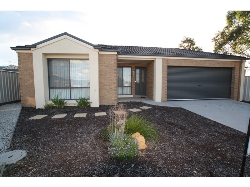 16 Elizabeth Street, Kangaroo Flat VIC 3555