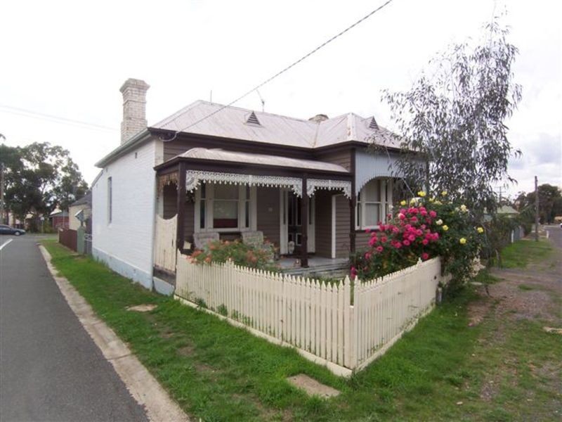 10 Hoskins Street, Quarry Hill VIC 3550