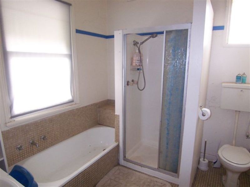 10 Hoskins Street, Quarry Hill VIC 3550