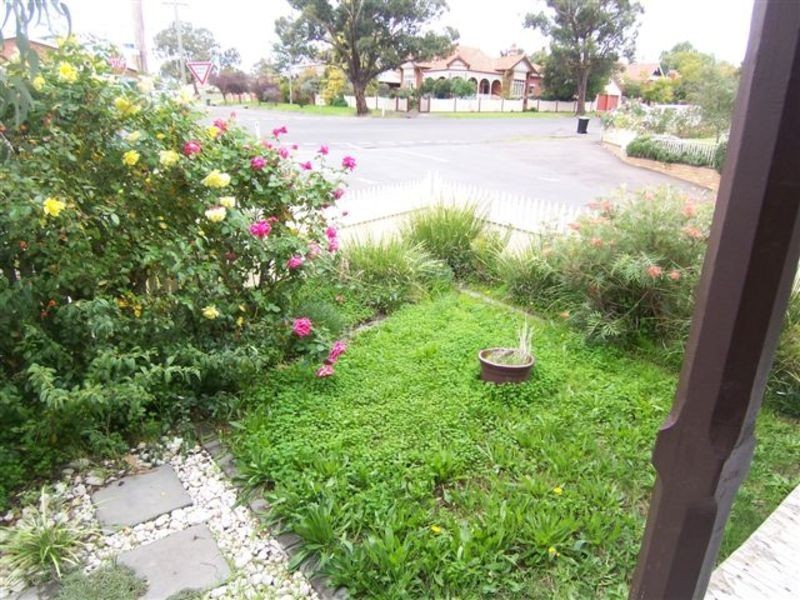 10 Hoskins Street, Quarry Hill VIC 3550