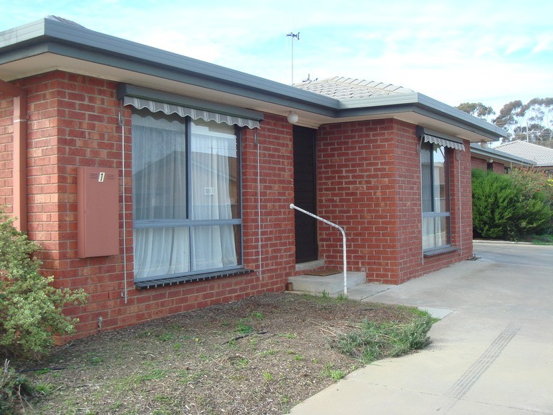 1/97B Panton Street, Golden Square VIC 3555