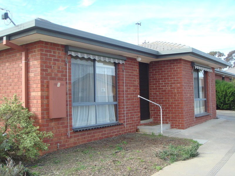1/97B Panton Street, Golden Square VIC 3555
