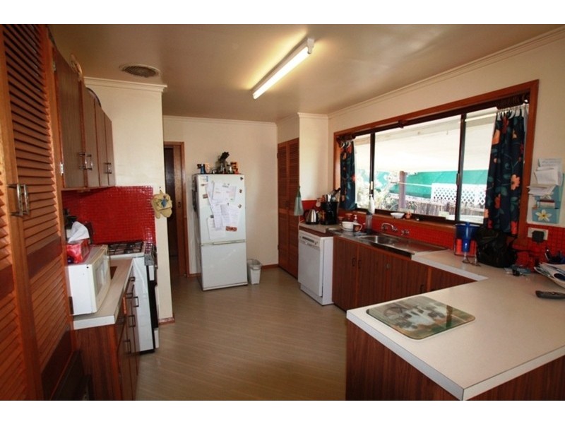 176 Aspinall Street, Kangaroo Flat VIC 3555