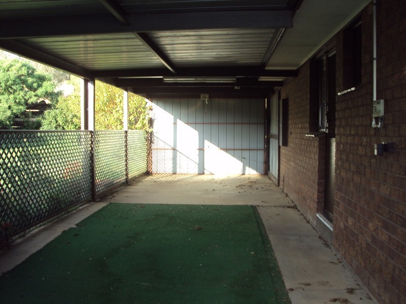 8 Jeffrey Avenue, Flora Hill VIC 3550