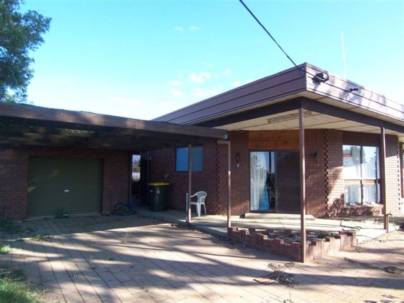 8 Queen Street, Dingee VIC 3571