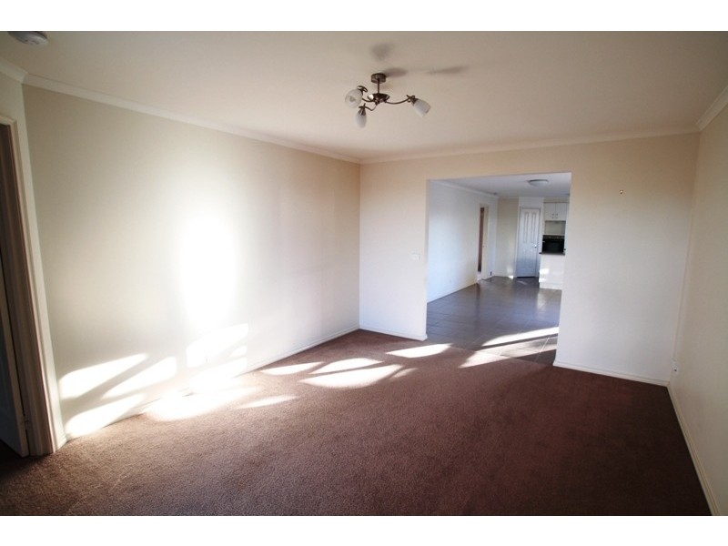 16 Elizabeth Street, Kangaroo Flat VIC 3555