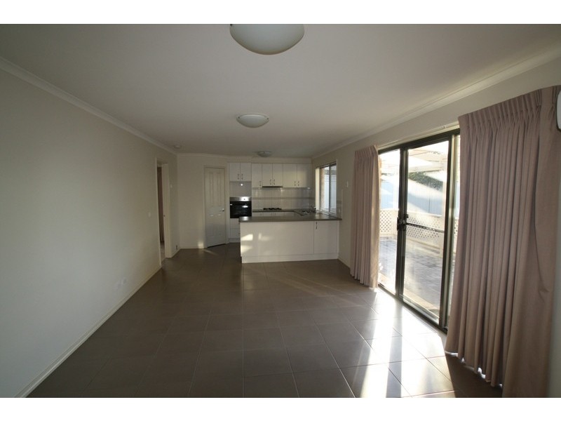 16 Elizabeth Street, Kangaroo Flat VIC 3555