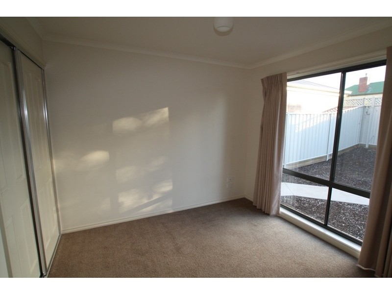 16 Elizabeth Street, Kangaroo Flat VIC 3555