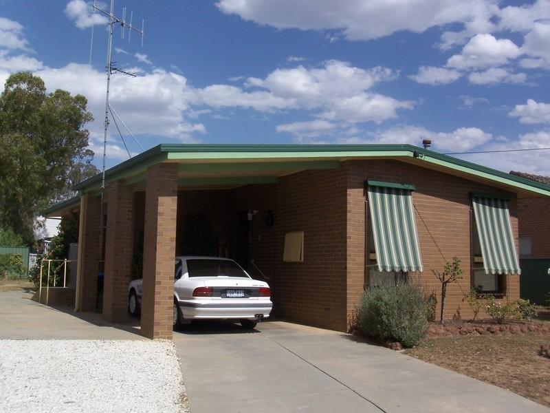 15 Osborne Street, Kangaroo Flat VIC 3555