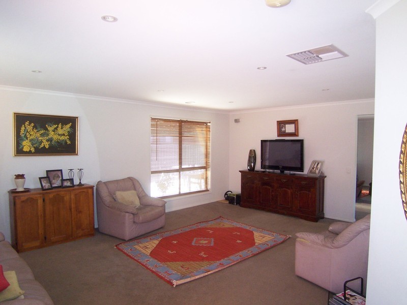 170 Myrtle Road, Ascot VIC 3551