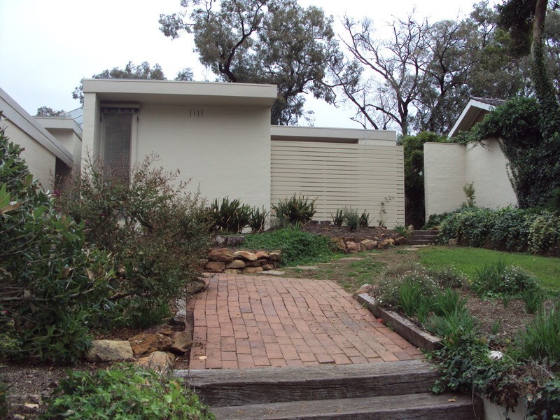 8 Yallambee Drive, Kennington VIC 3550