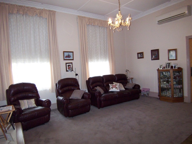 86 High Street, Wedderburn VIC 3518