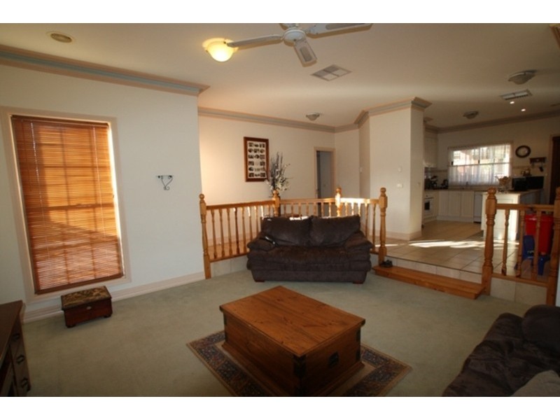 18 Pattison Drive, Kangaroo Flat VIC 3555