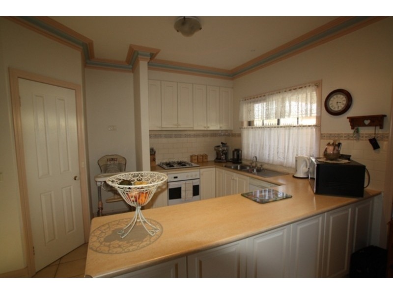 18 Pattison Drive, Kangaroo Flat VIC 3555