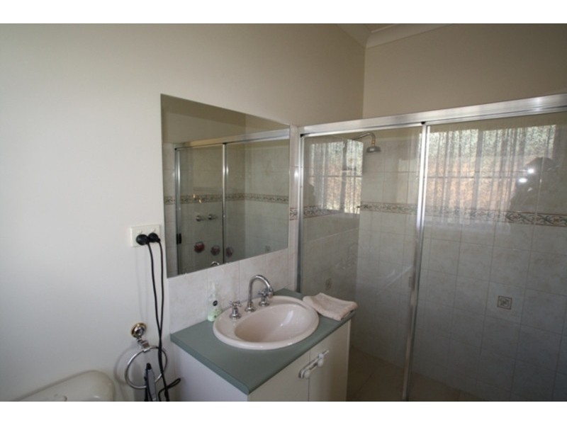 18 Pattison Drive, Kangaroo Flat VIC 3555