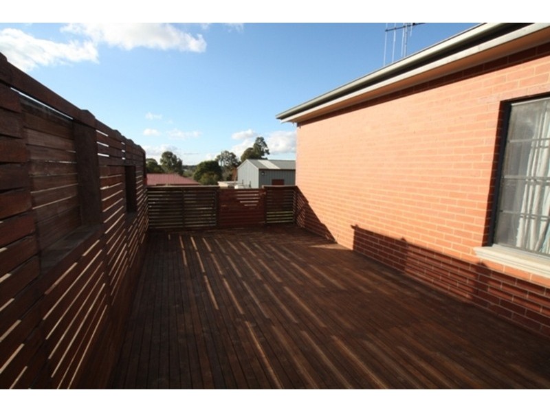 18 Pattison Drive, Kangaroo Flat VIC 3555