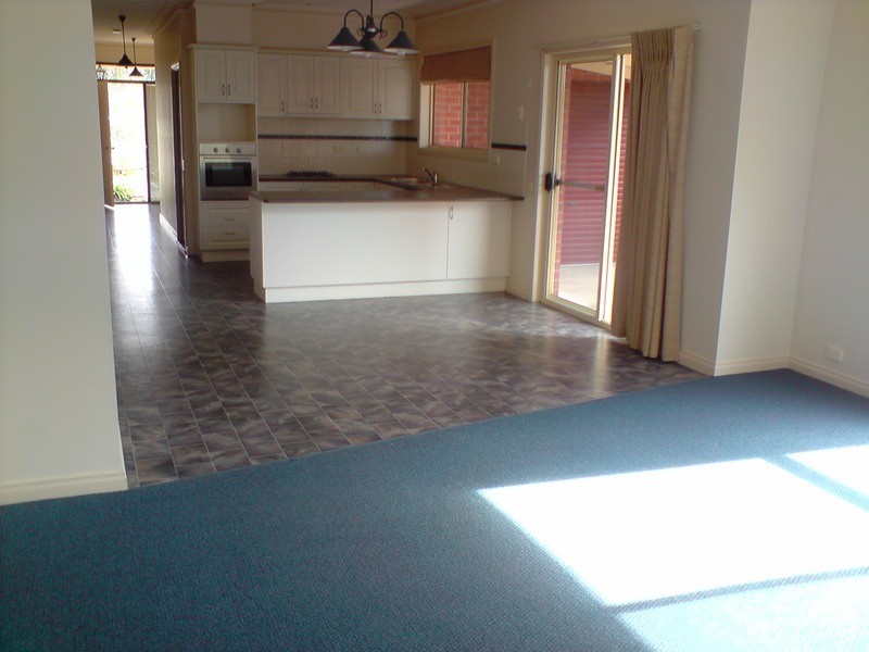 3/30 Race Street, Flora Hill VIC 3550