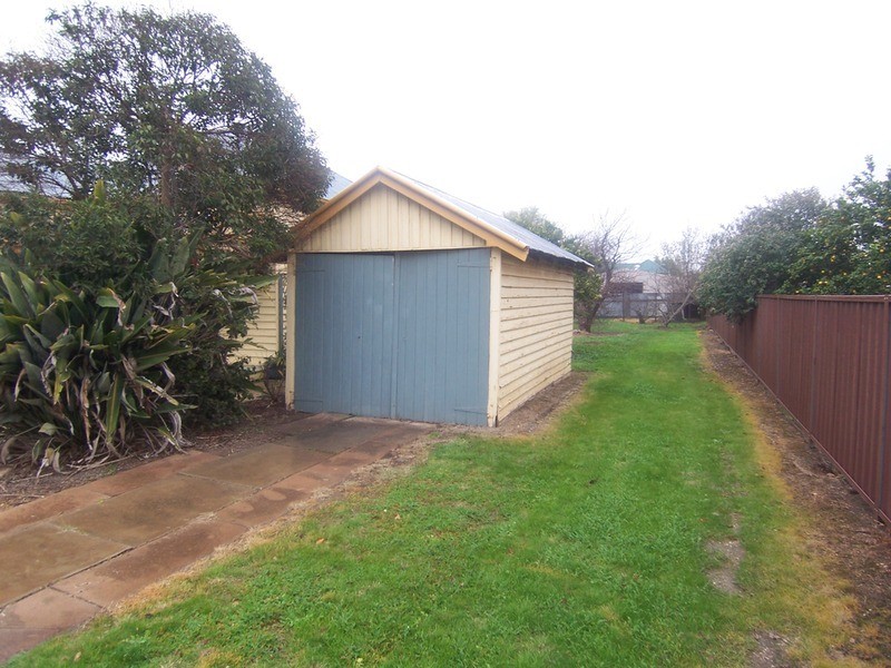 11 Jeffrey Street, Elmore VIC 3558