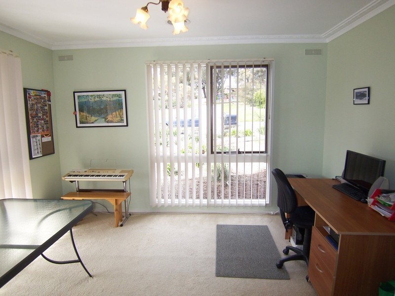 24 Ridgeway Crescent, Kennington VIC 3550