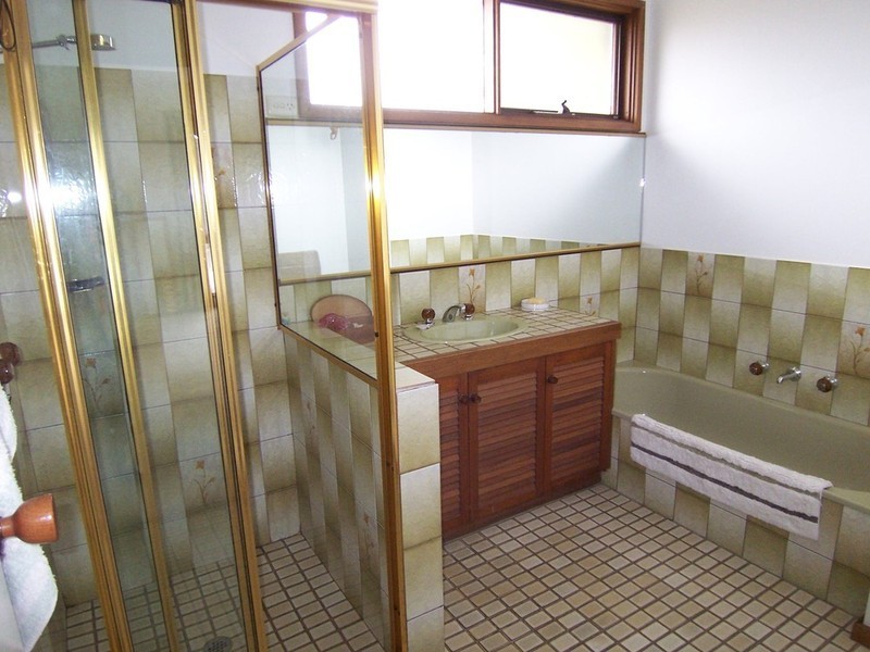 24 Ridgeway Crescent, Kennington VIC 3550