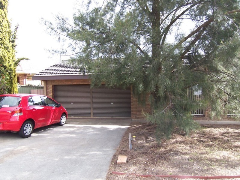 24 Ridgeway Crescent, Kennington VIC 3550