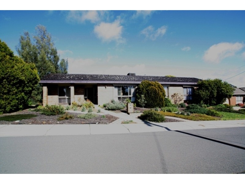 24 Ridgeway Crescent, Kennington VIC 3550