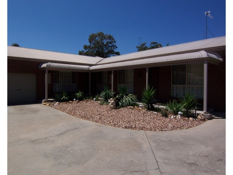 2/108 Mundy Street, Kennington VIC 3550