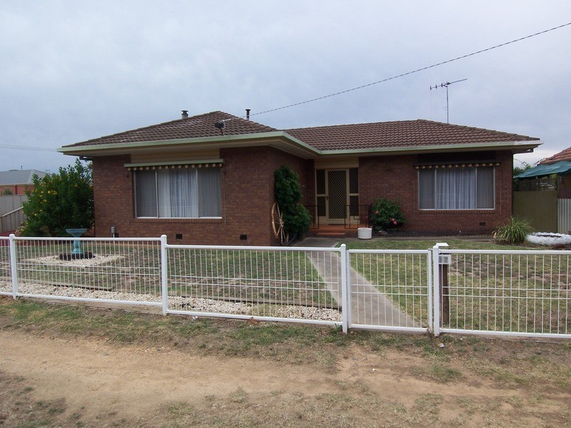 17 Green Street, California Gully VIC 3556